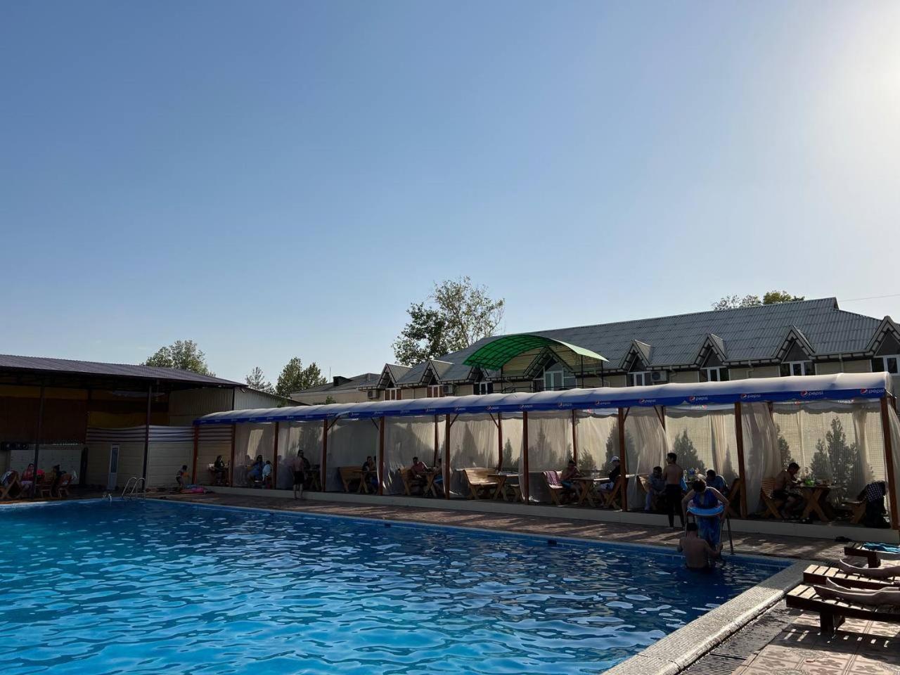 Orom Hotel Fergana Exteriér fotografie