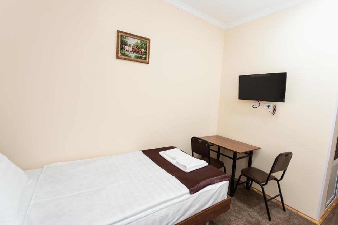 Orom Hotel Fergana Exteriér fotografie