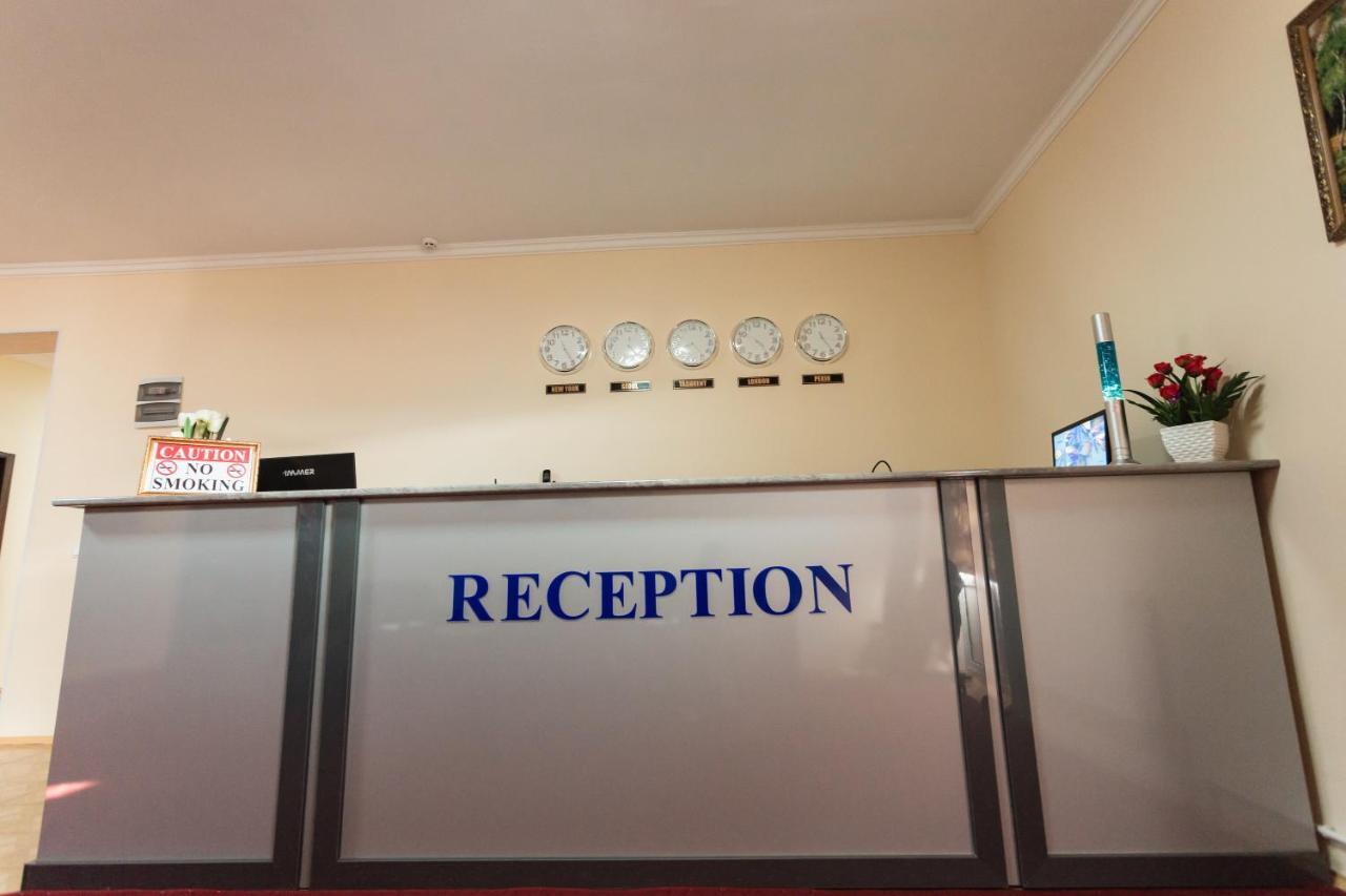 Orom Hotel Fergana Exteriér fotografie