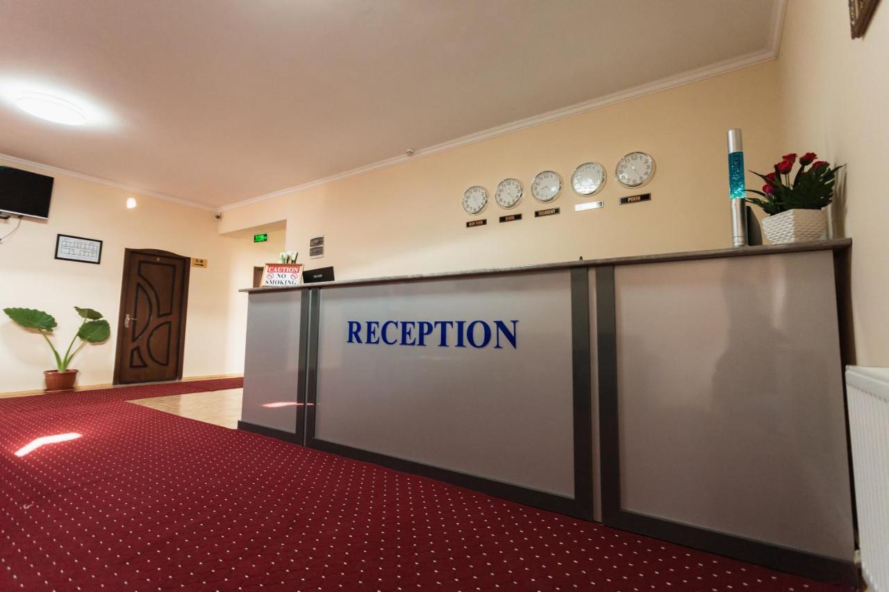 Orom Hotel Fergana Exteriér fotografie
