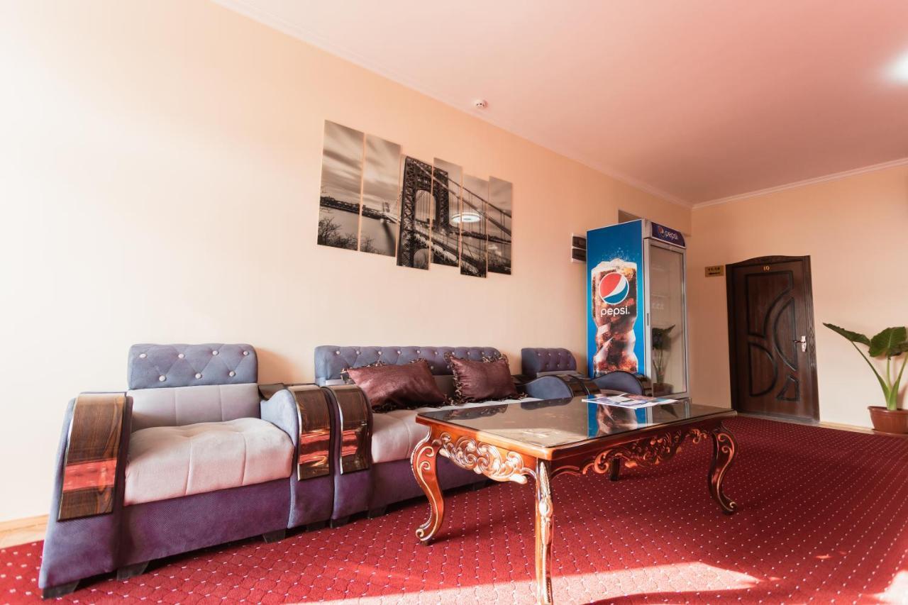 Orom Hotel Fergana Exteriér fotografie